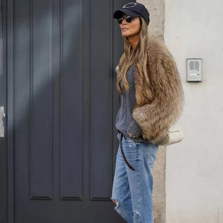 Evi | Korte Nepbont Jas Dames Fluffy Oversized