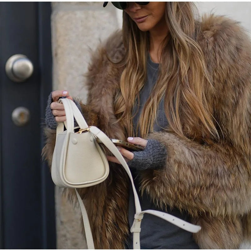 Evi | Korte Nepbont Jas Dames Fluffy Oversized