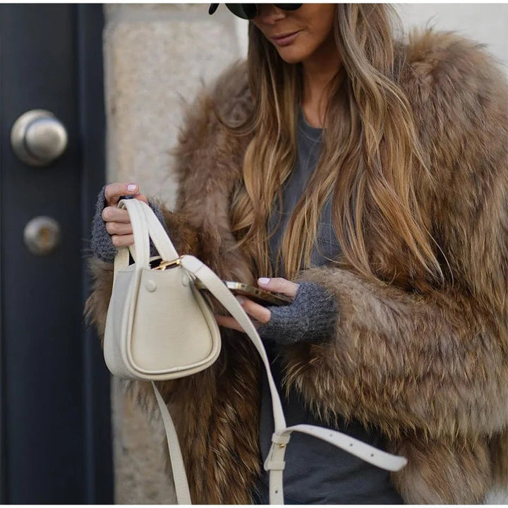 Evi | Korte Nepbont Jas Dames Fluffy Oversized
