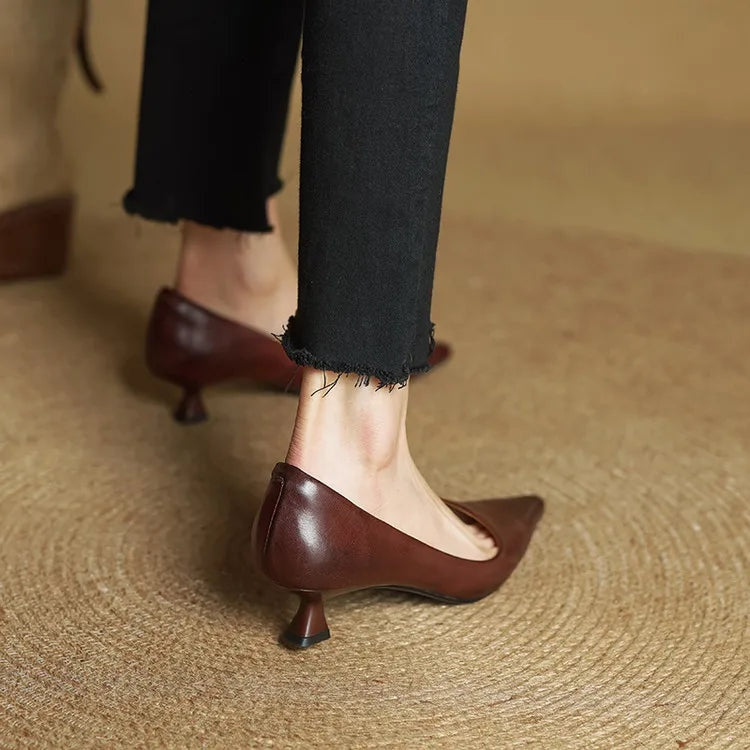 Lotte | Pumps Dames Leer Spitse Neus Kittenhak